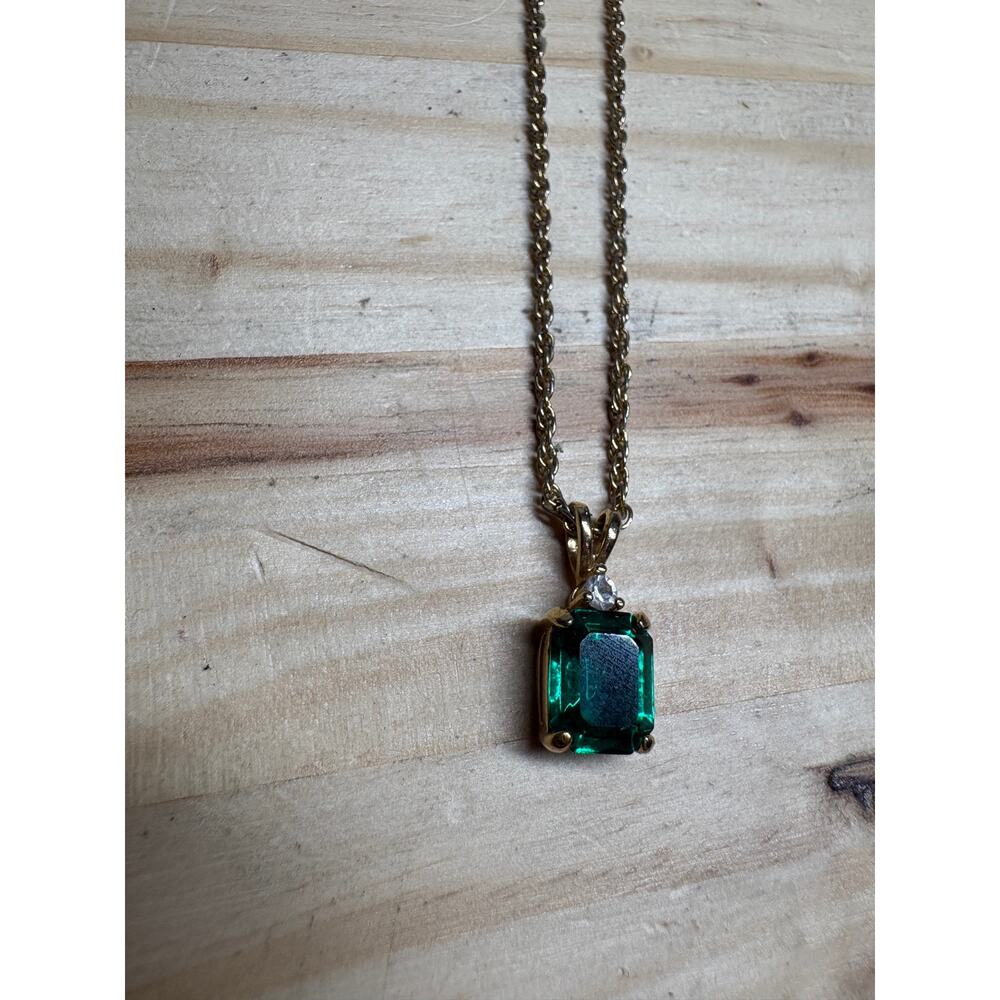 Avon Gold Chain Necklace Jade Green Pendant Fashion Jewelry - Picture 3 of 10